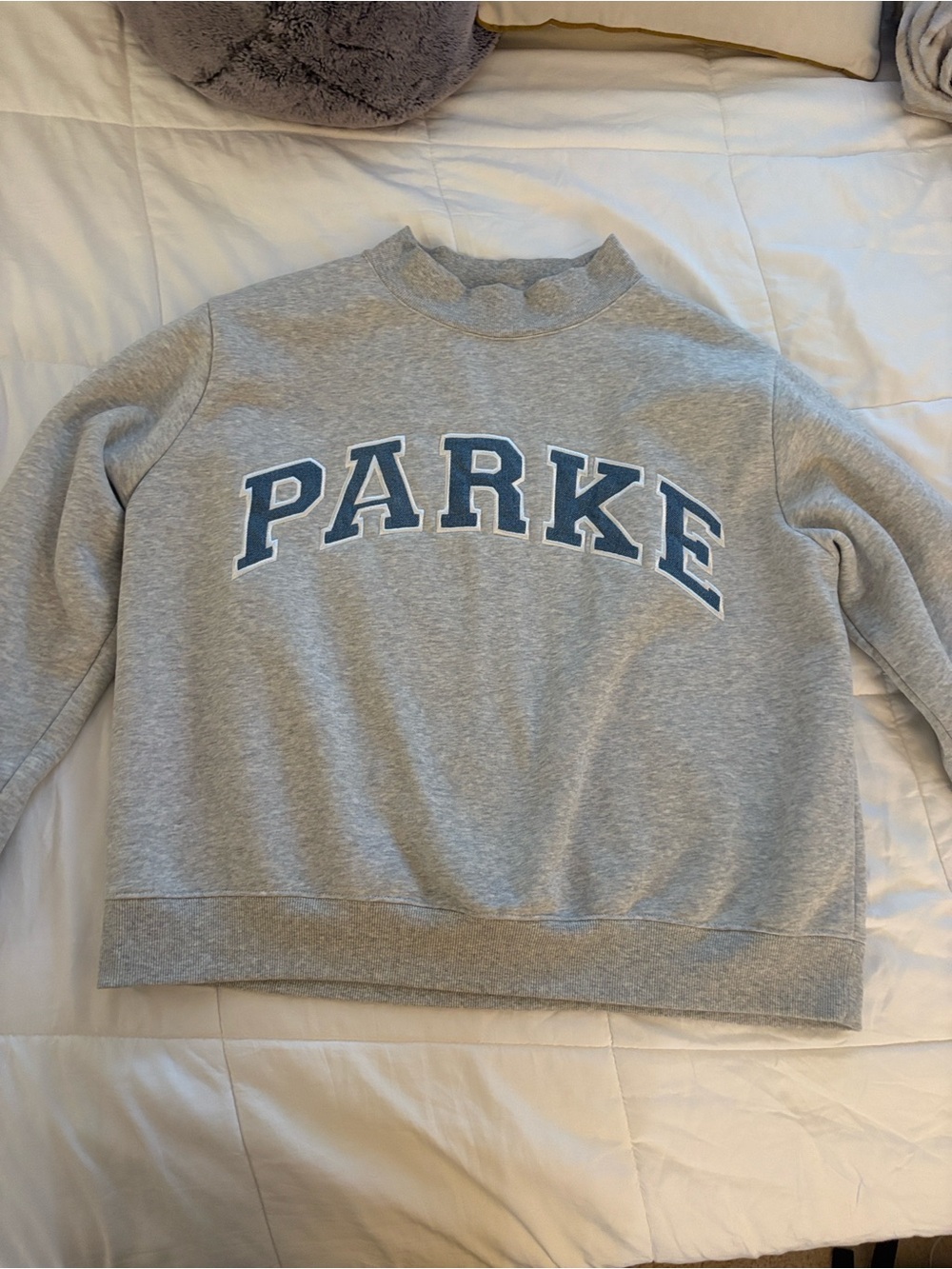 PARKE Vintage Denim Varsity
Mockneck - Classic Grey +
Vintage Denim
